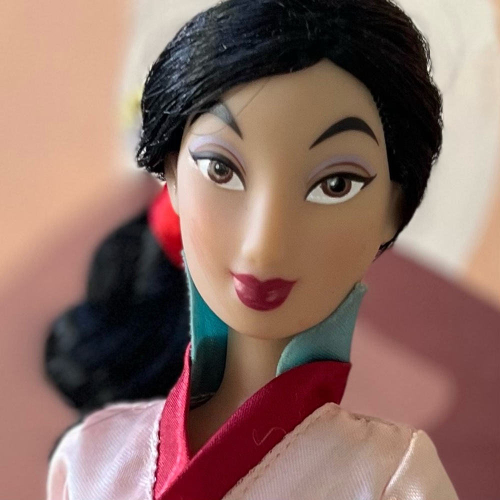Disney princess Mulan doll
